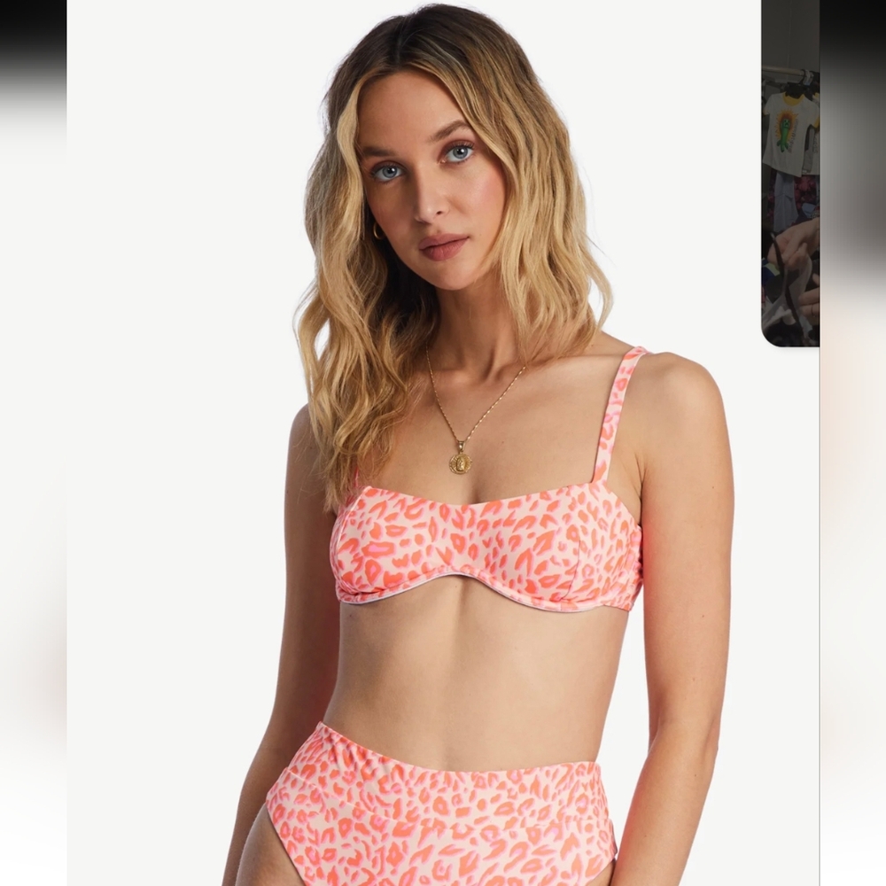 NWT Billabong Lei Low Leopard Print Bikini Top Siz3 SMALL - Picture 1 of 5